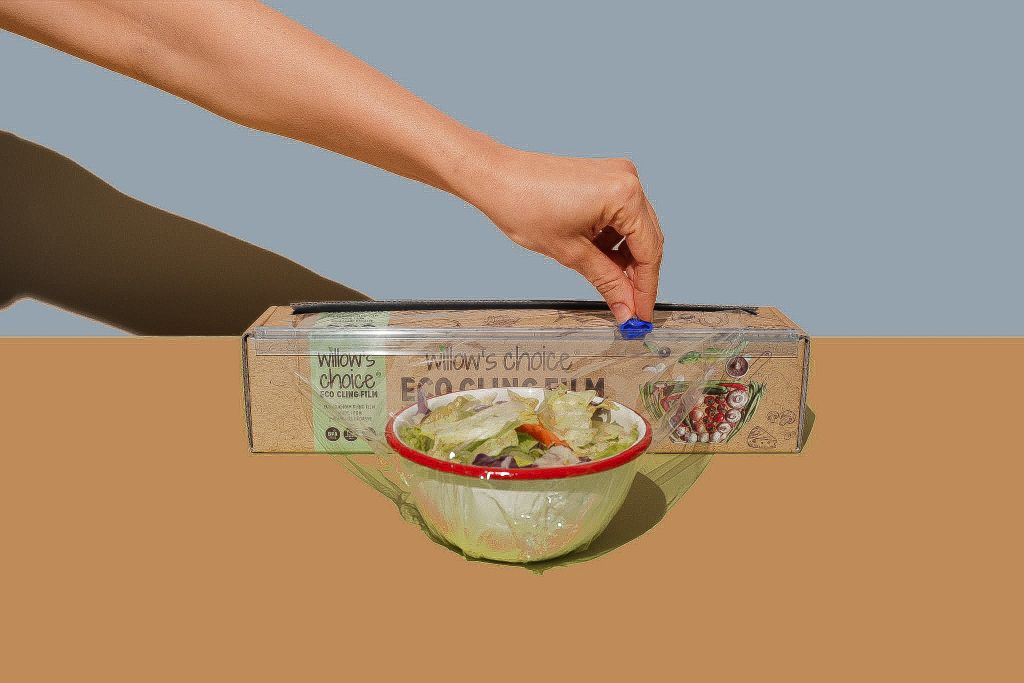 Salad_in_plastic_free_bowl_wrapped_by_biodegradable_cling_wrap